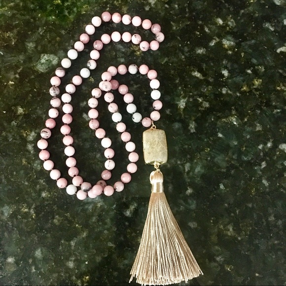 🌸Pink Sandstone Tassel Necklace🌸 - Picture 4 of 7